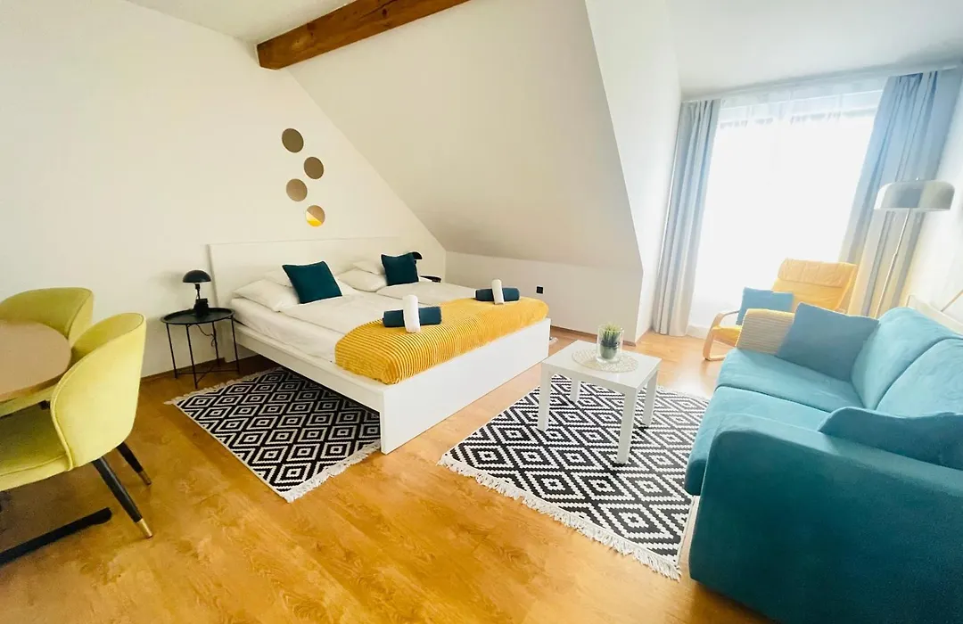 Alpesi Apartman Downtown-1