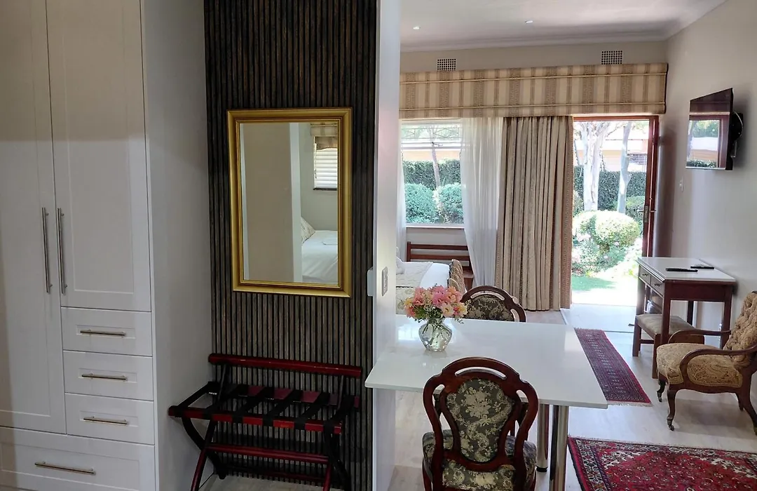Royal Ridge Guesthouse-1