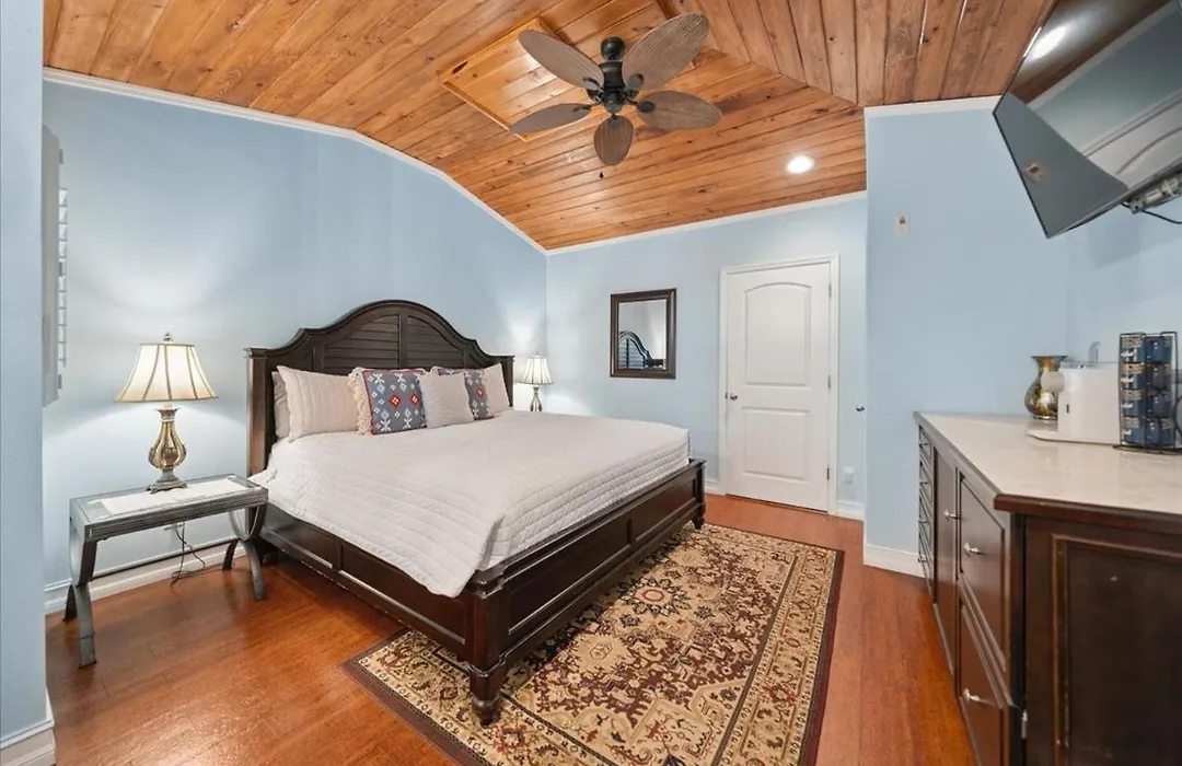 Seaglass Inn-1