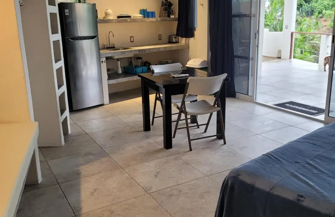 Casablanca Guest House - Adults Only - Starlink Internet!-1