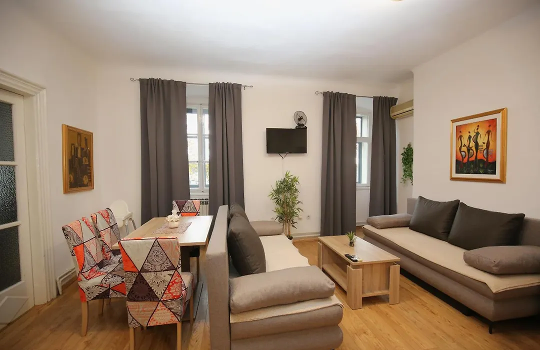 Odeon Apartment And Rooms-1