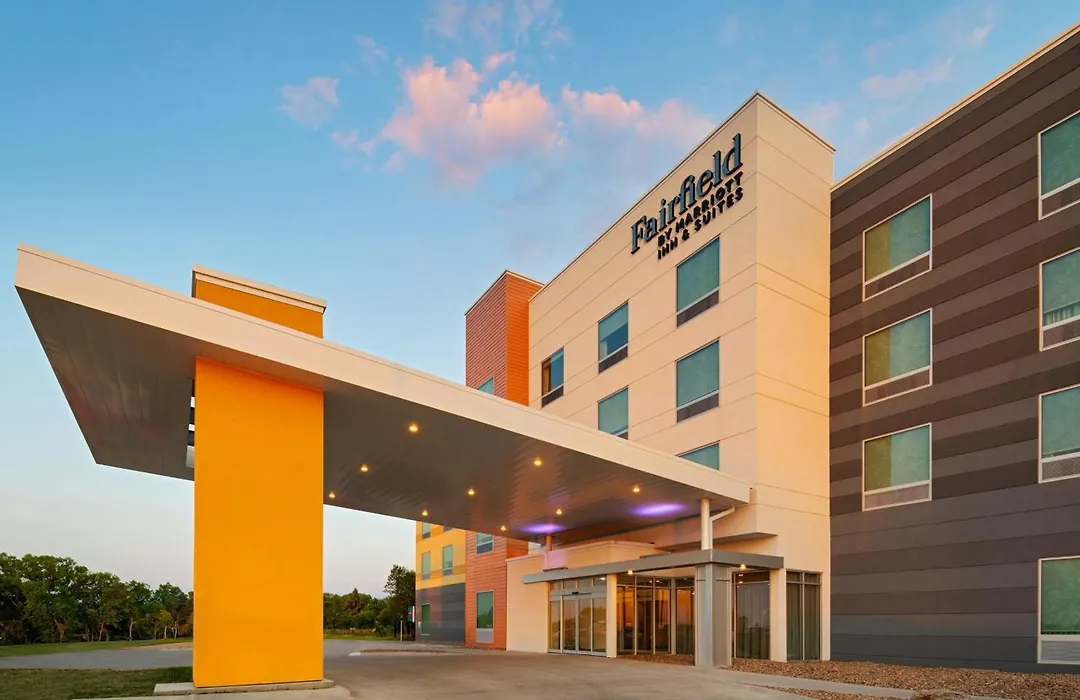 Fairfield Inn & Suites Lincoln Crete-1