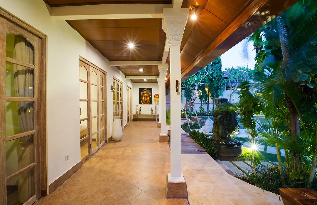 Bale Seminyak-1