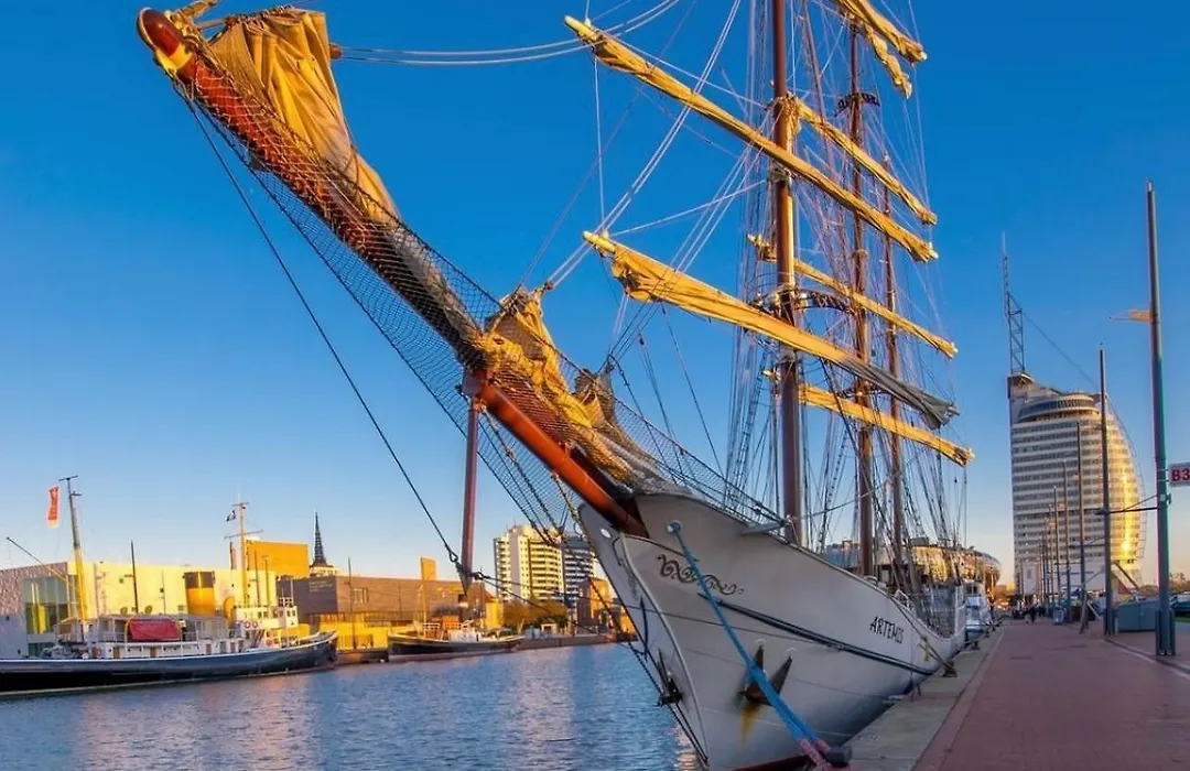 Tallship Artemis-1