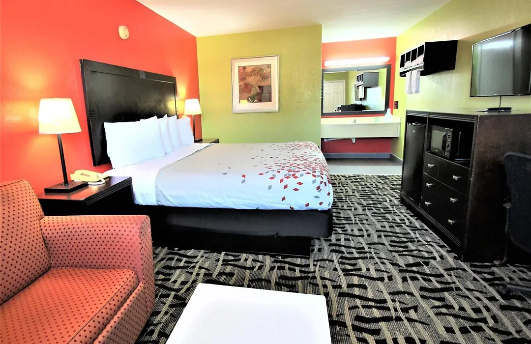 Travel Inn Eutaw-1