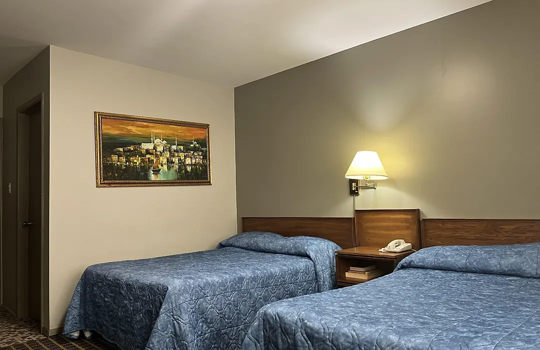 Royal Hotel-1