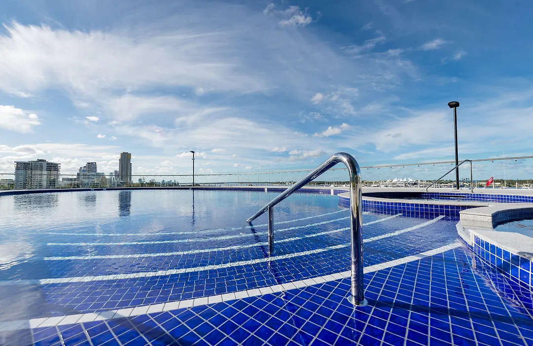 Meriton Suites Southport-1