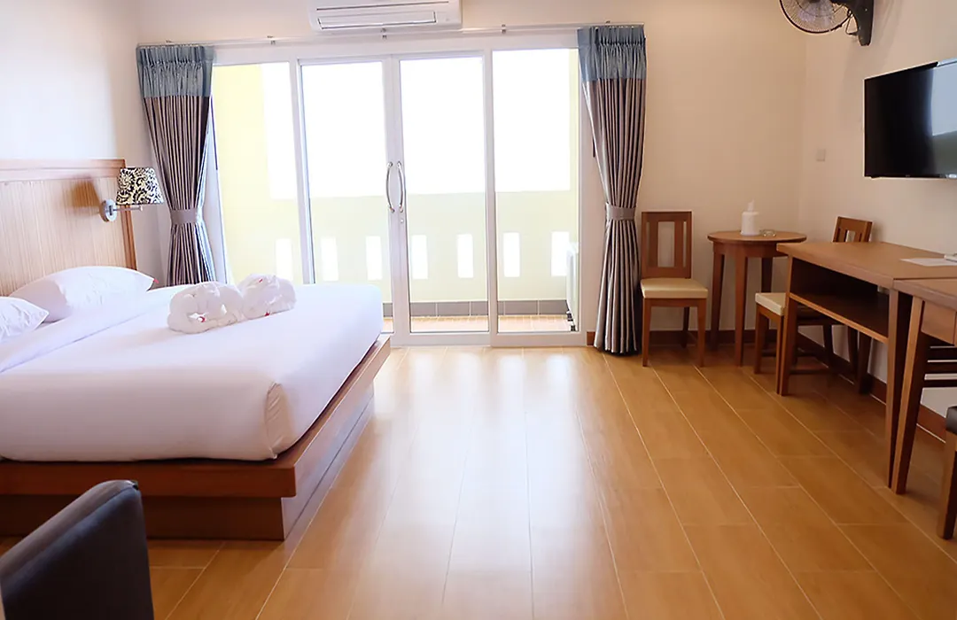 Dhotel Pattaya-1
