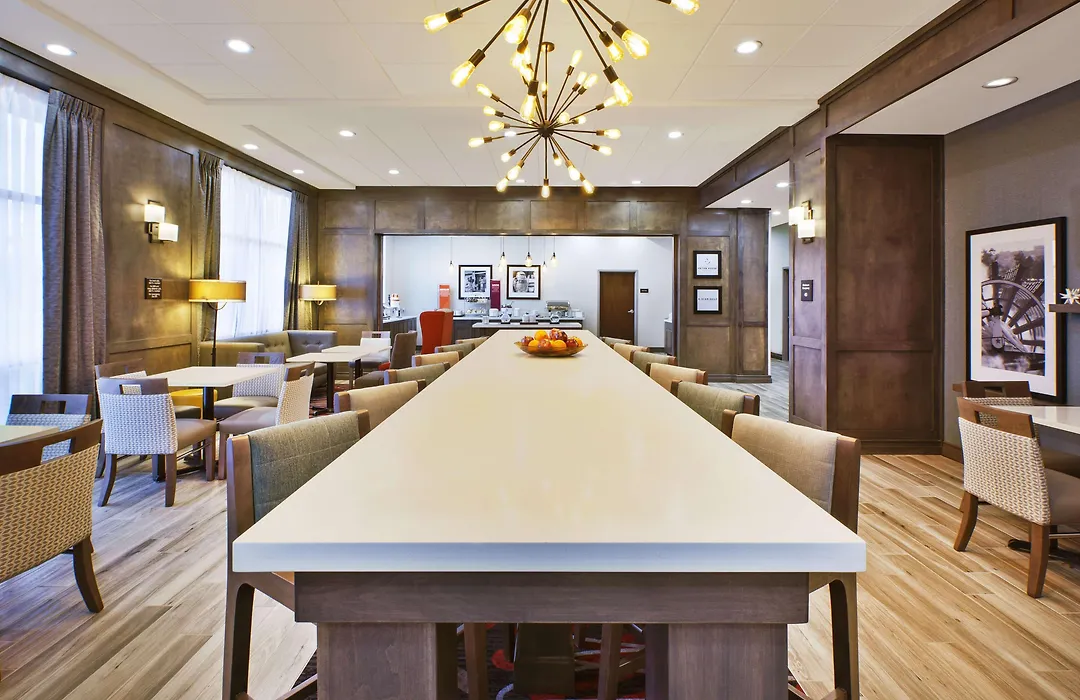 Hampton Inn By Hilton Detroit Dearborn, Mi-1