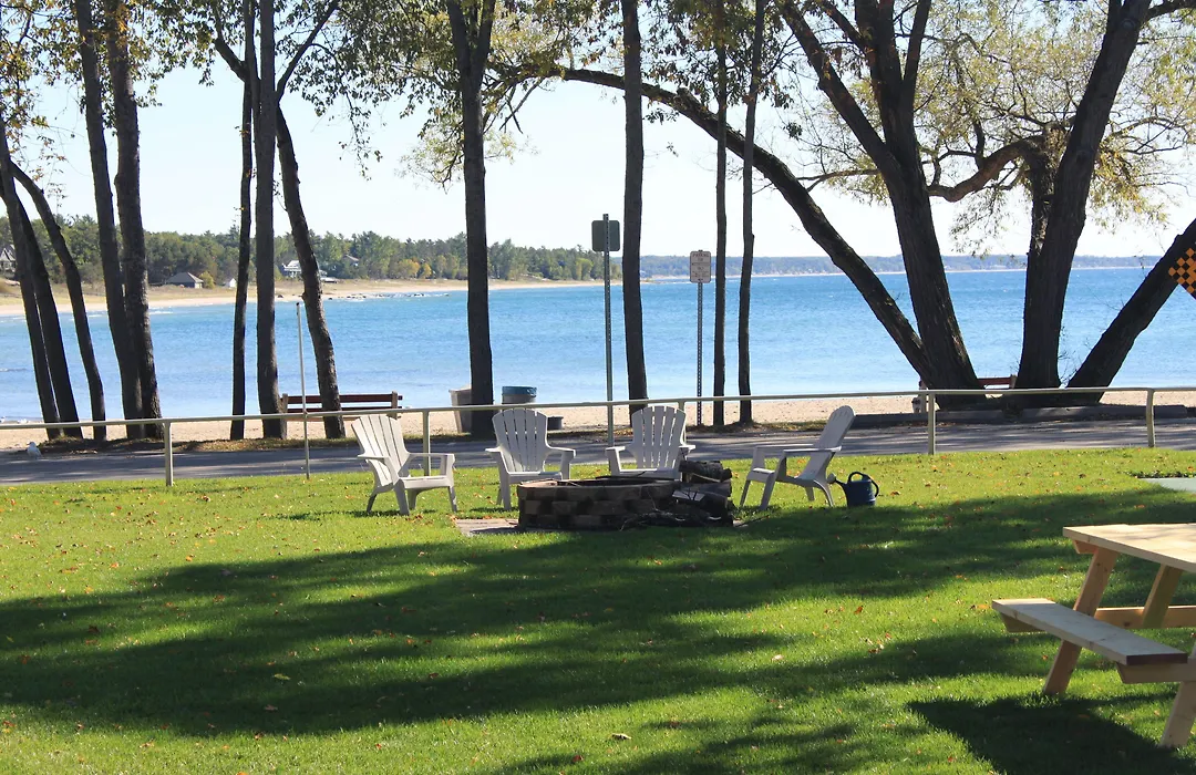 Balm Beach Resort And Motel-1