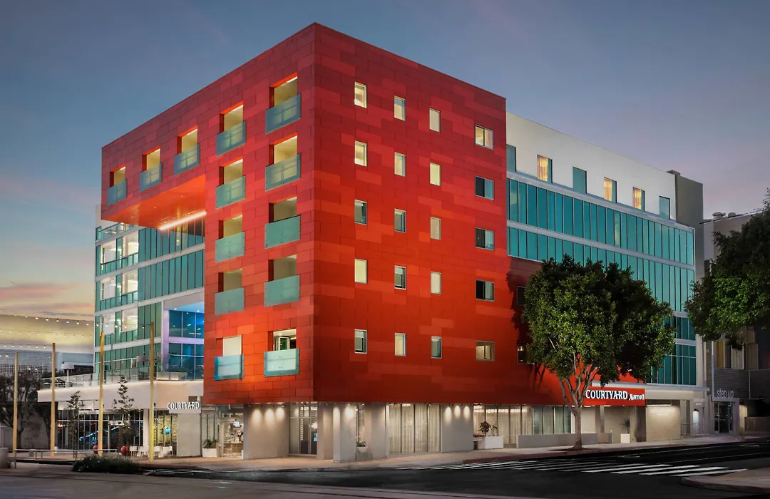 Courtyard By Marriott Santa Monica-1