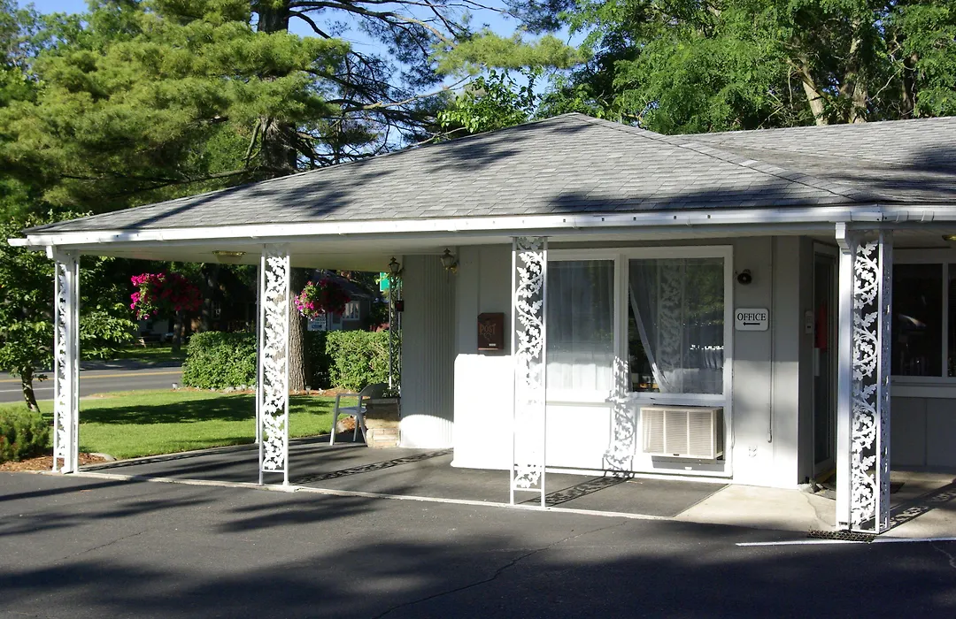 Grand Traverse Motel-1