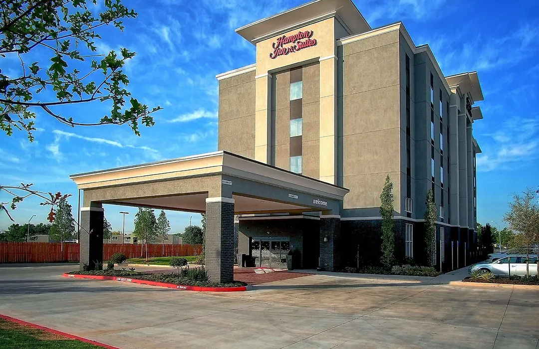 Hampton Inn & Suites-Moore-1