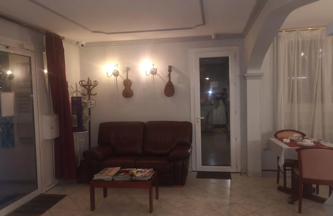 Hotel Les Troenes-1