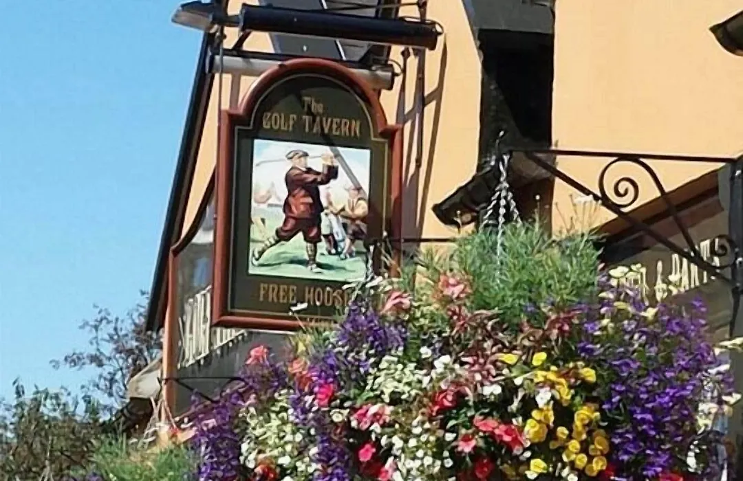 The Golf Tavern-1