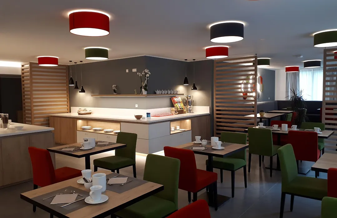 Tourist Hotel-1