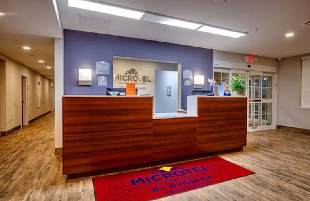 Microtel Inn & Suites By Wyndham Niagara Falls-1