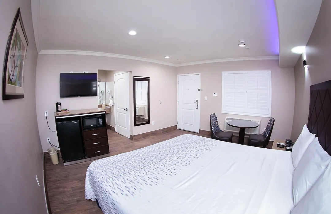 Diamond Bell Inn & Suites-1