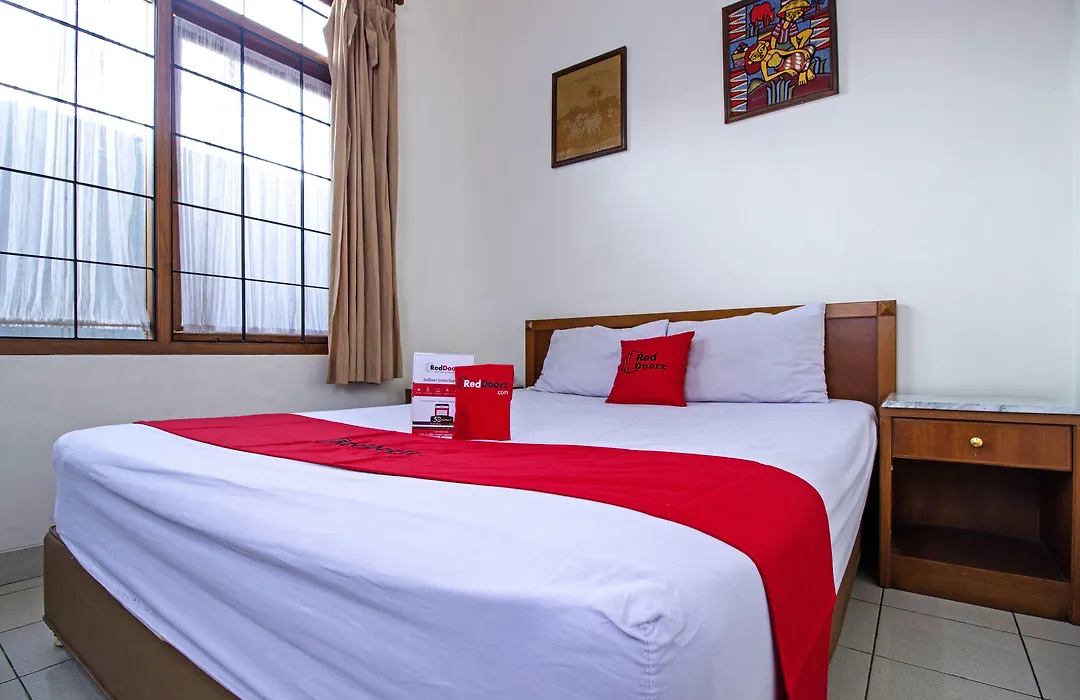Residences by RedDoorz near Rumah Mode-1