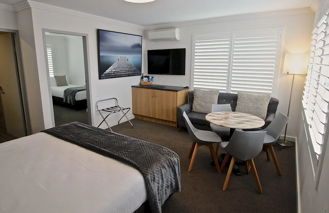 Quays Hotel-1