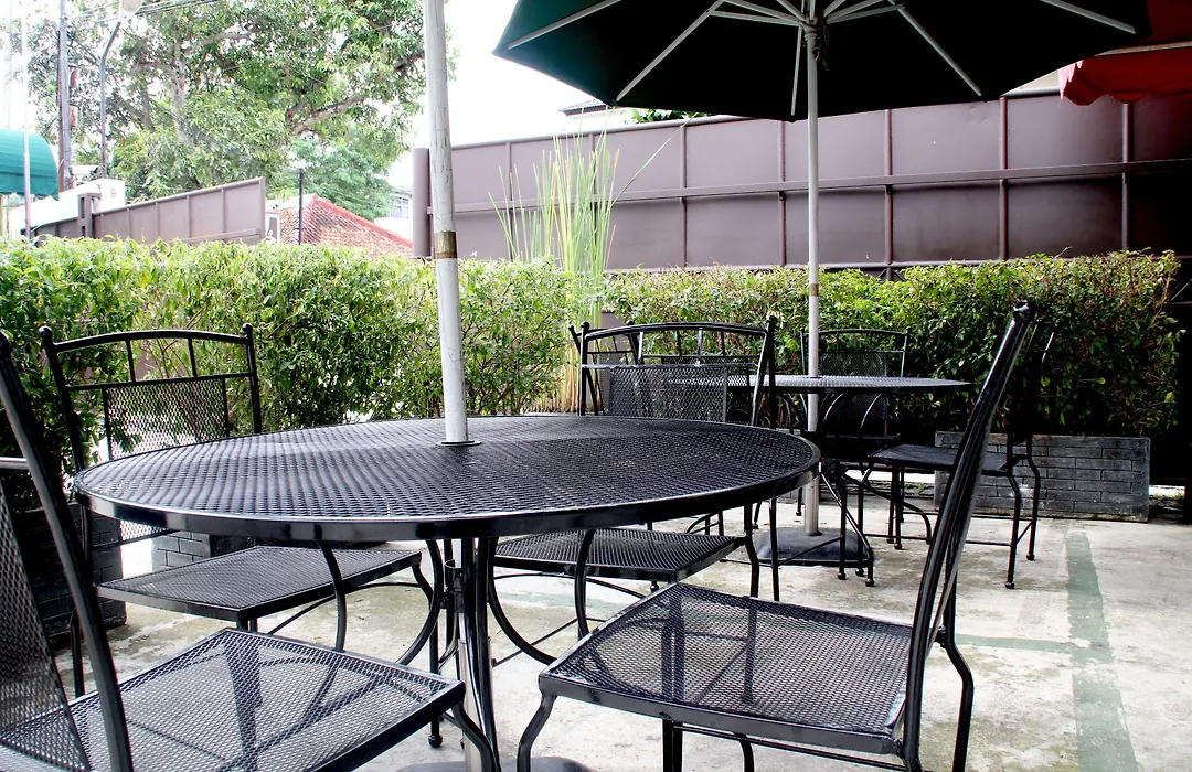 Oyo 1699 Verona Residence-1