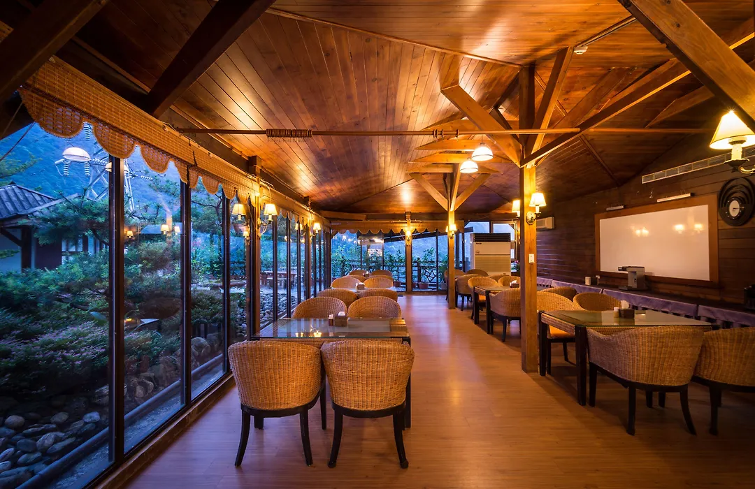 Wulai Sunglyu Hot Spring Resort-1