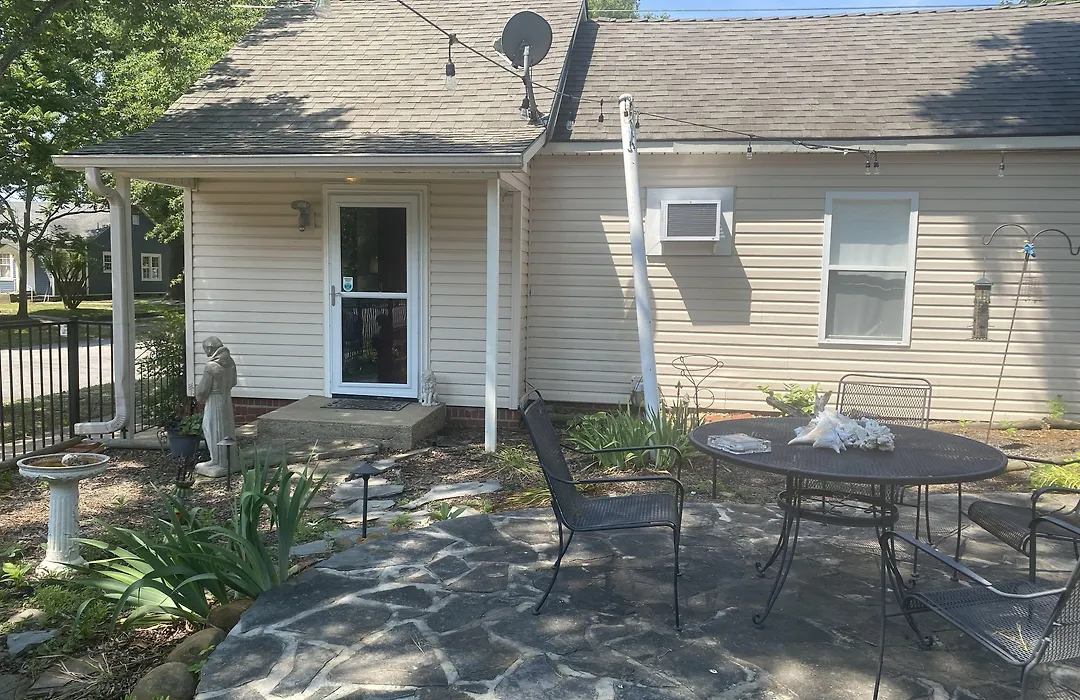 Janssen Park Place Bed & Breakfast-1