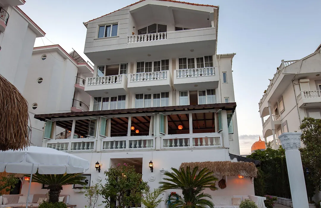Conny'S Hotel (Adults Only)-1