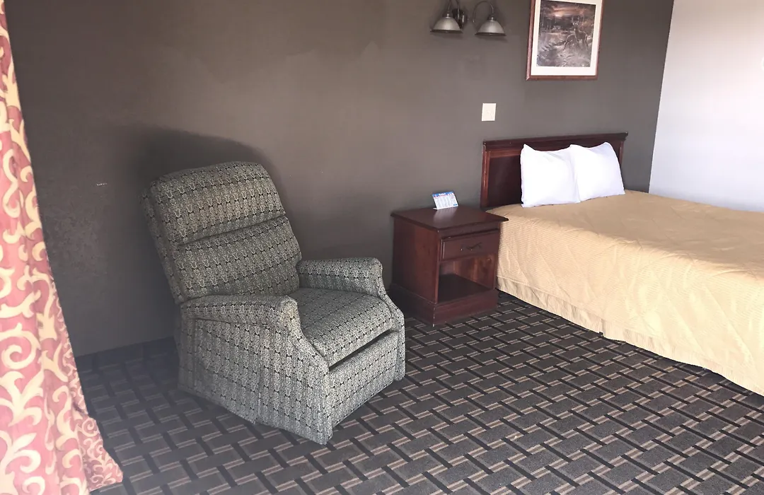 Travelodge By Wyndham Evanston-1