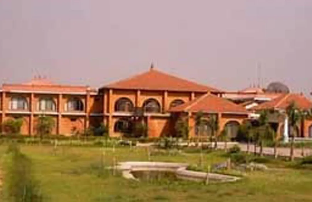 Hotel Lumbini Garden New Crystal-1