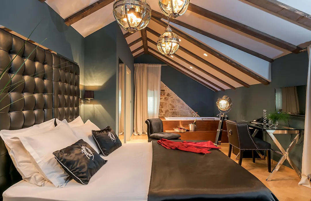 Heritage Hotel 19-1