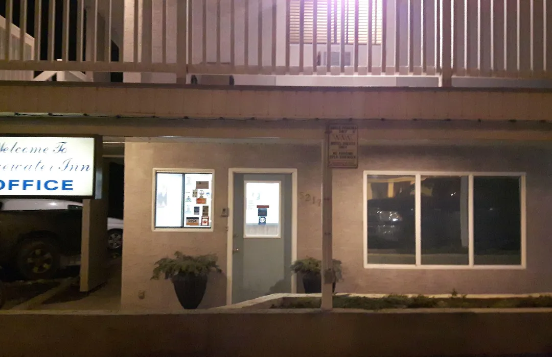 Edgewater Inn-1