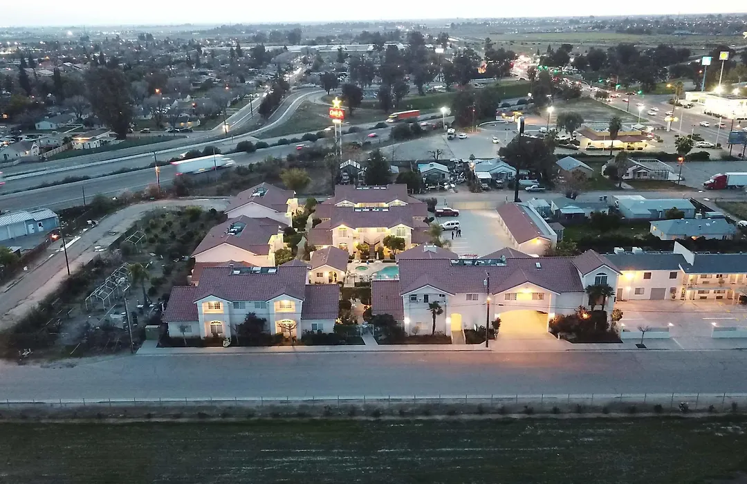 Garden Inn And Suites Fresno-1