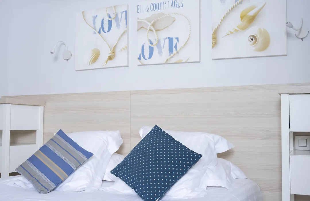 Appart'hôtel A Deux Pas de l'Eau-1