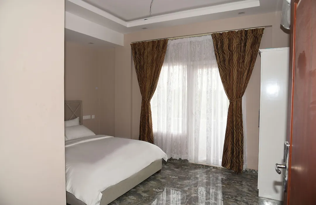 Hotel Reech-1