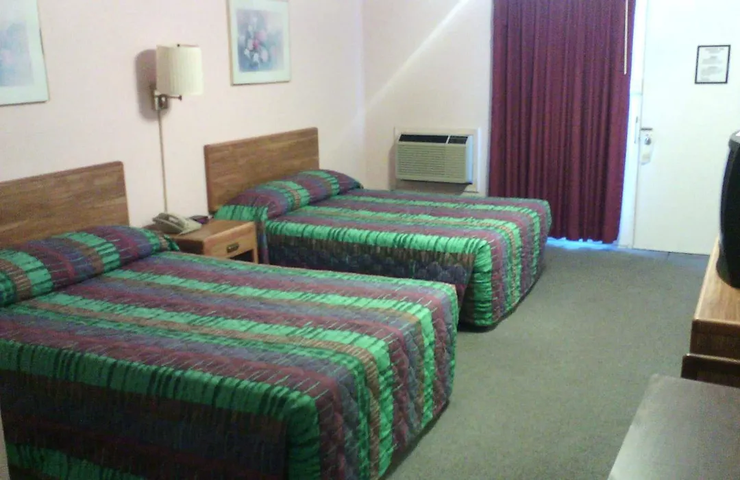Mountain Country Motor Inn-1