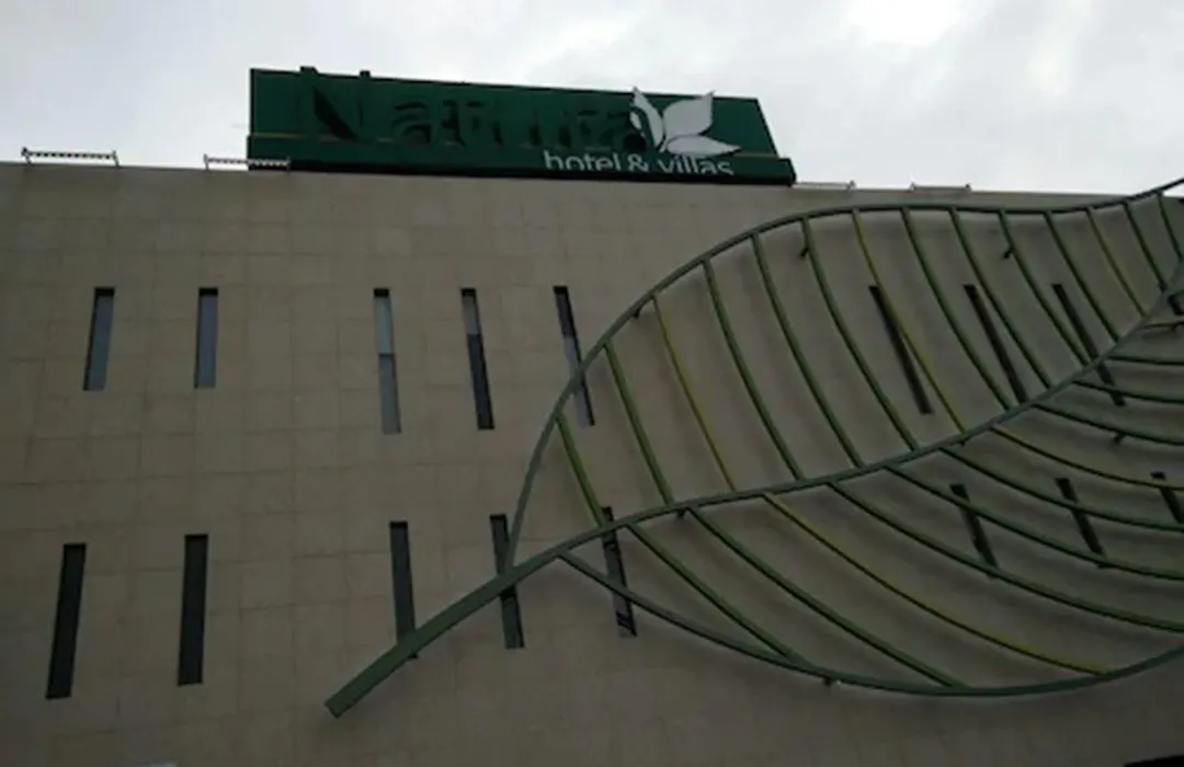 Hotel y Villas Natura-1