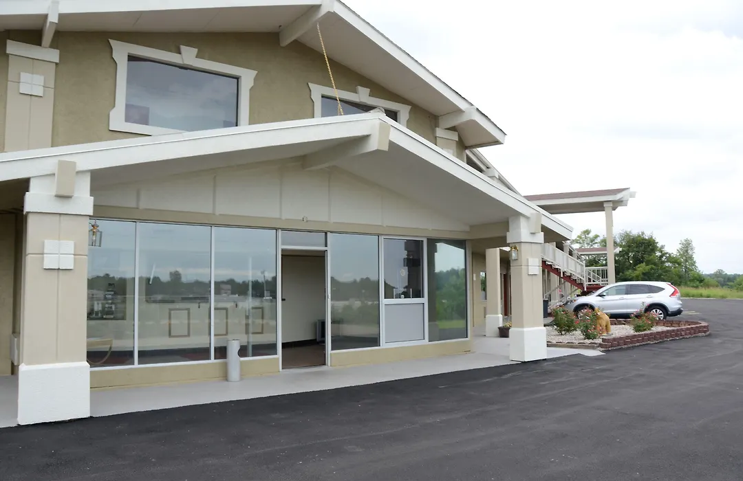 Big Spring Inn Madisonville-1