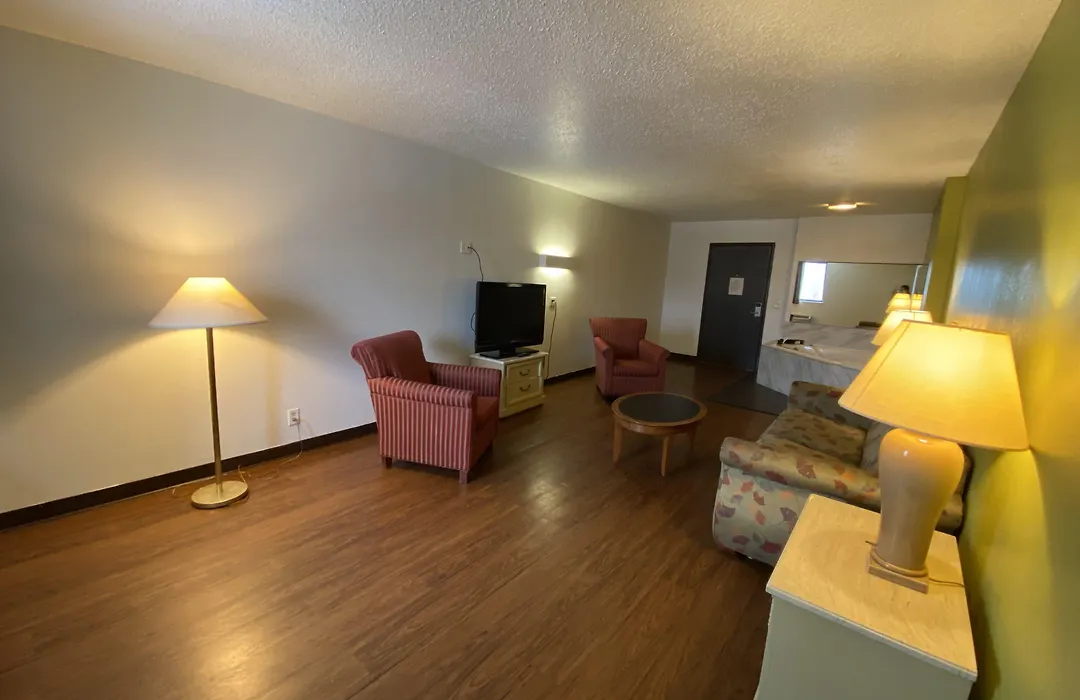 Skylight Inn Willoughby - Cleveland Mentor-1