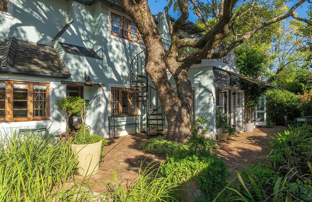 Hedge House Guest House-1