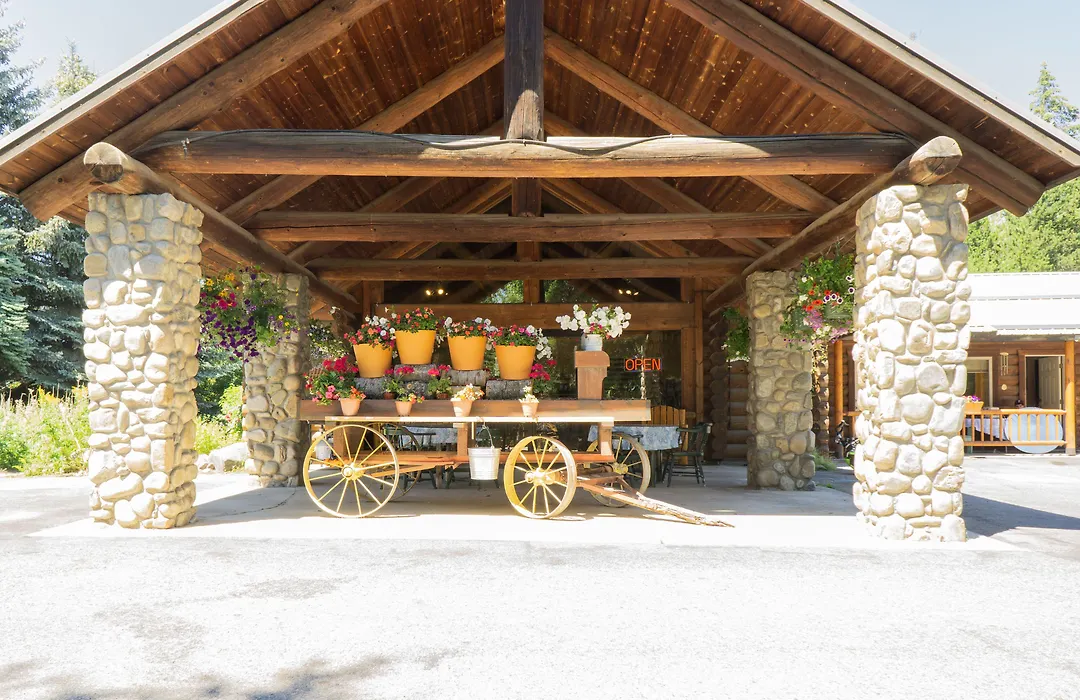 Log Inn Bonners Ferry-1