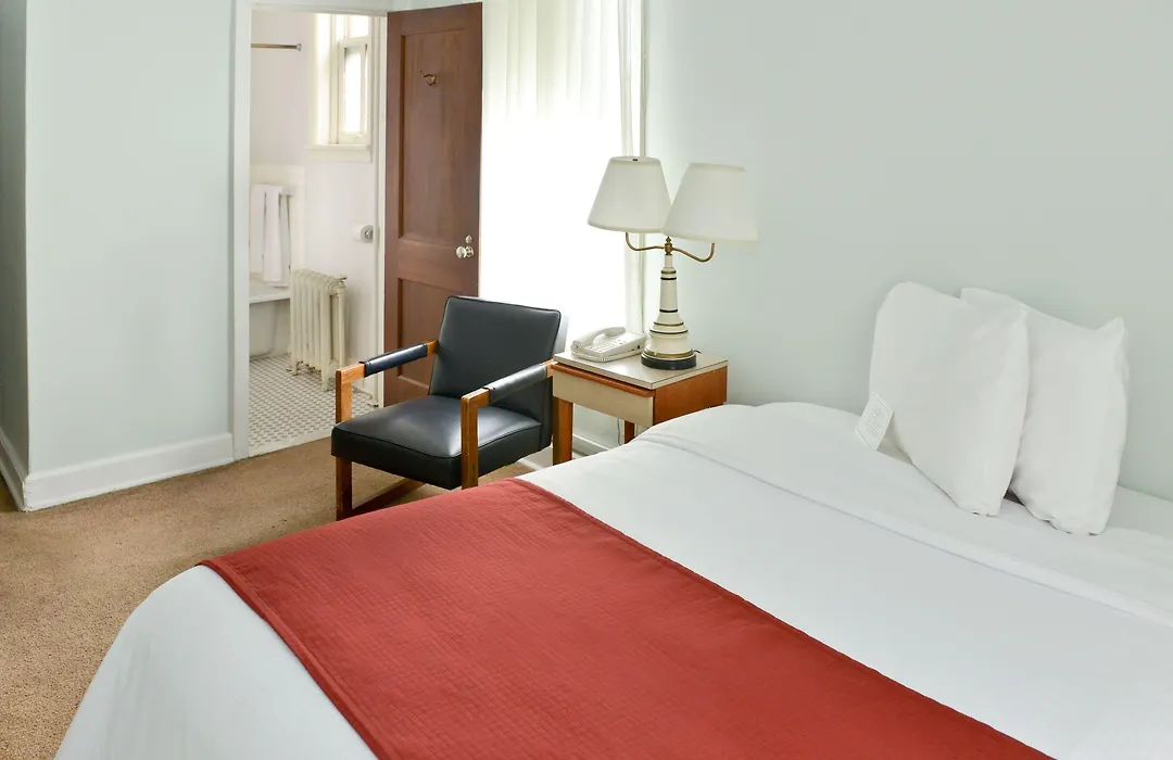 Penn Wells Hotel-1