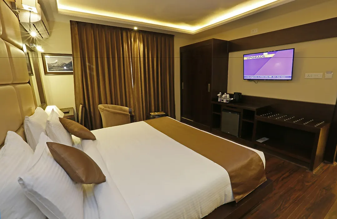 Clarks Inn Srinagar-1