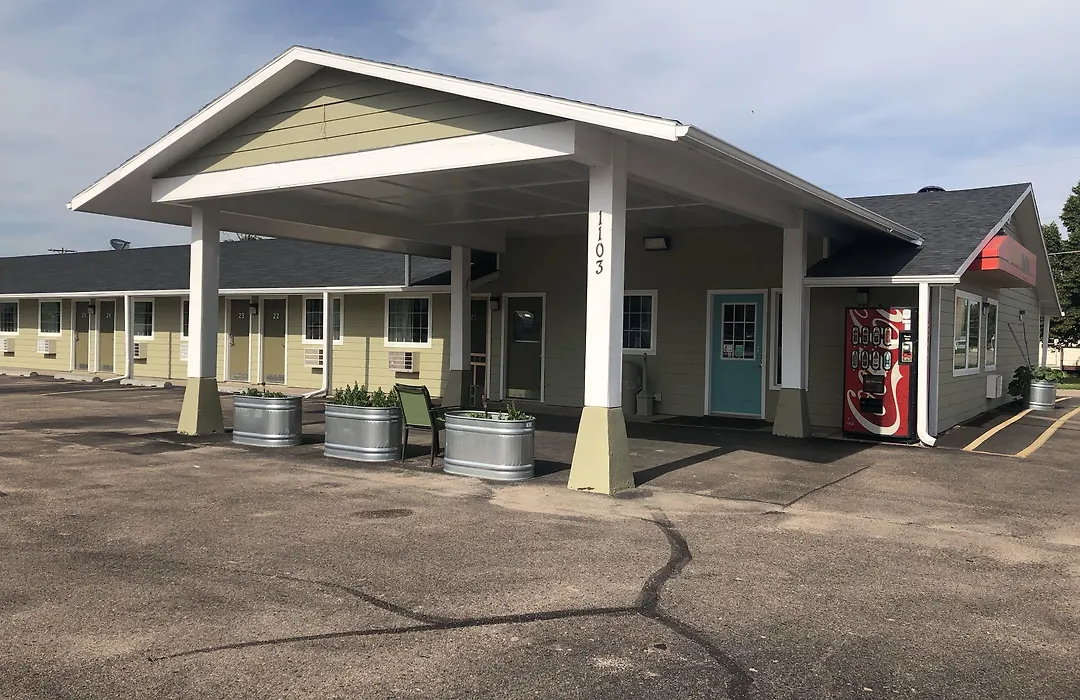 Economy Inn Mccook-1