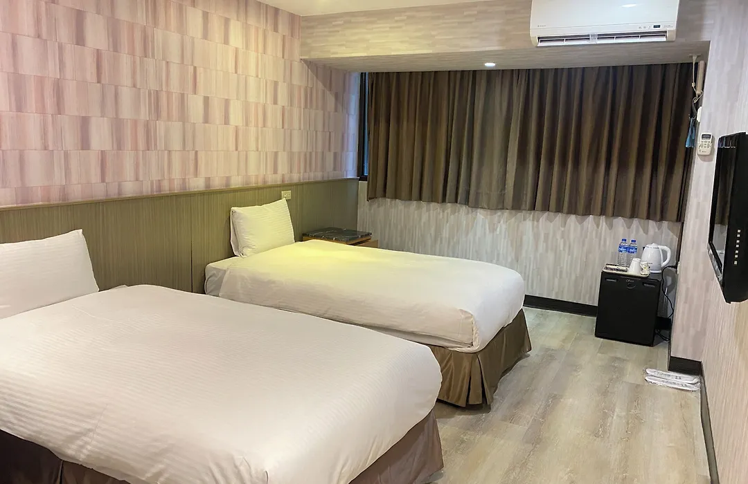 Sunny Hotel-1