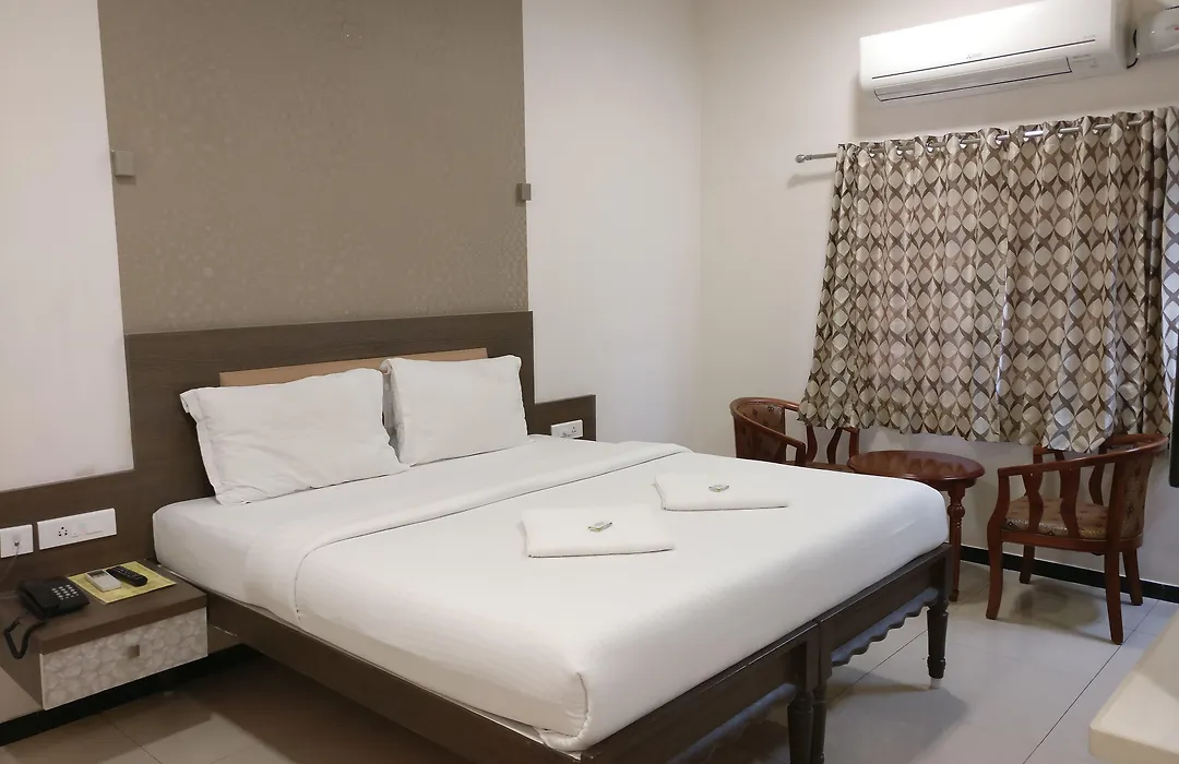 Hotel Sownthariyam-1