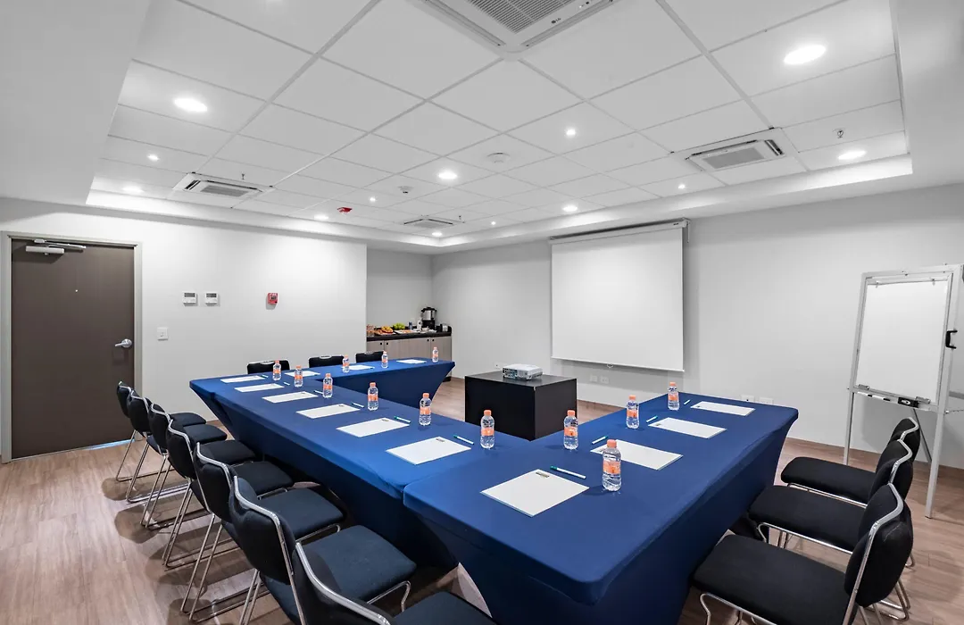 City Express Junior By Marriott Merida Altabrisa-1