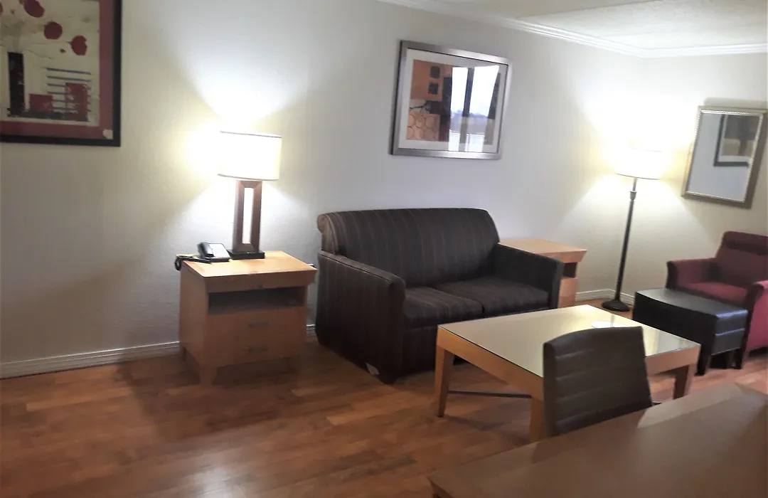 Madison Inn & Suites-1