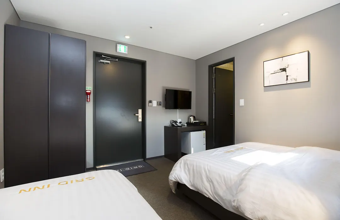 Grid Inn Hotel-1