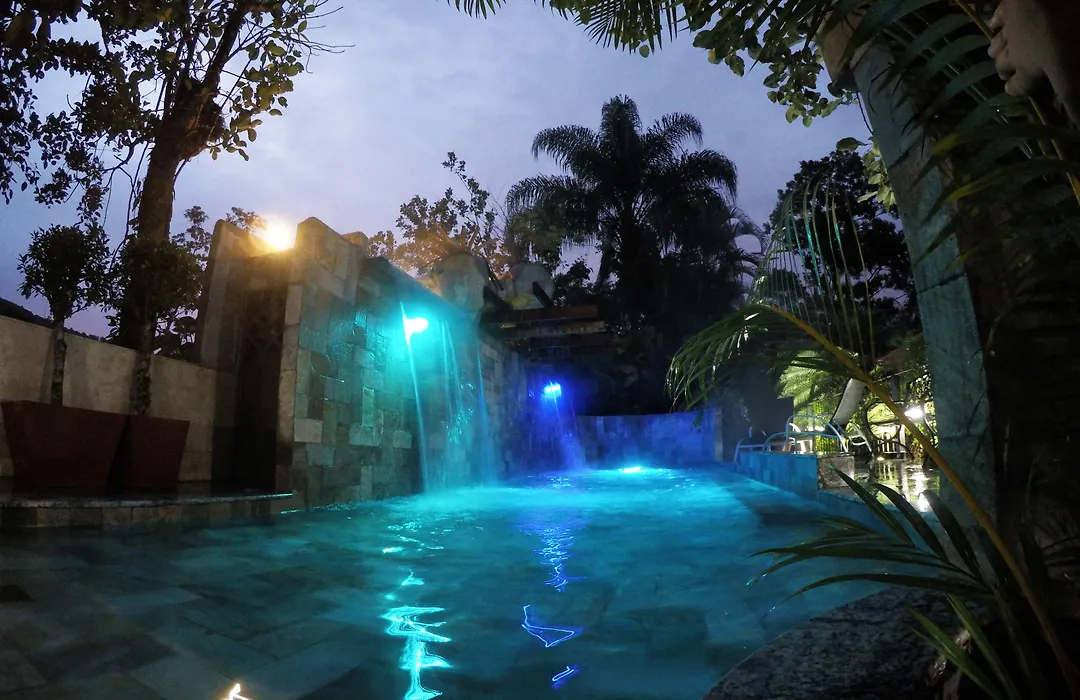 Paradise Hot Springs Thermal Resort-1